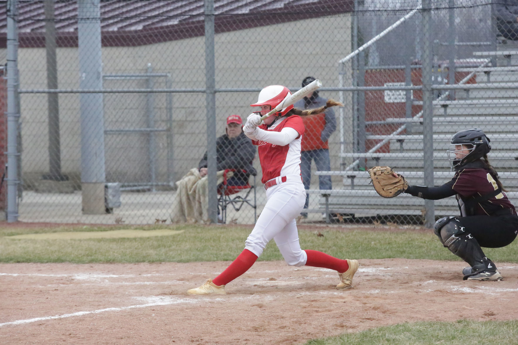 Gallery Bulldogs vs Trojans in softball